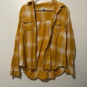 Universal Threads never worn plaid button down
